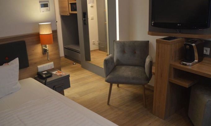 Neuwied Hotel | Single Room "Einweg" - food hotel Neuwied