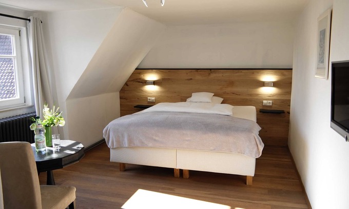 Waschenbeuren Cottage | Single room - Gasthof laundry lock