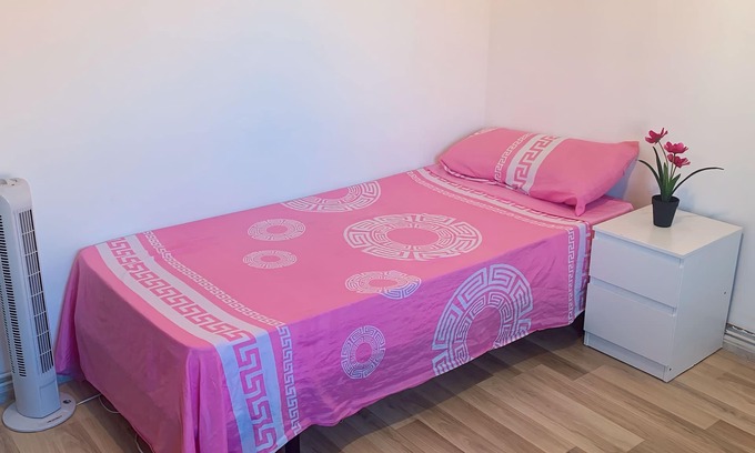 Getafe Apartment | Single room with fan and quiet