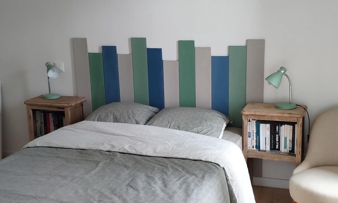 Saint-Pierre-d'Oleron Apartment | Single-storey apartment 2 steps from the market and the pedestrian street of St Pierre