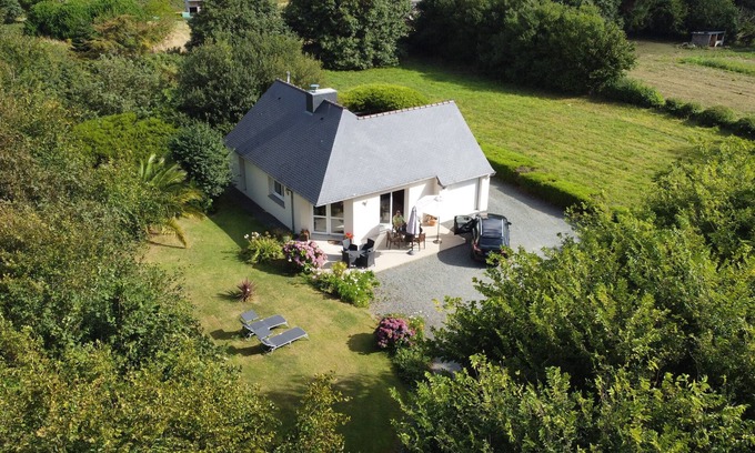 Lanmodez House | Single Storey house, two bedrooms, GR34, TV, WIFI, sea peach