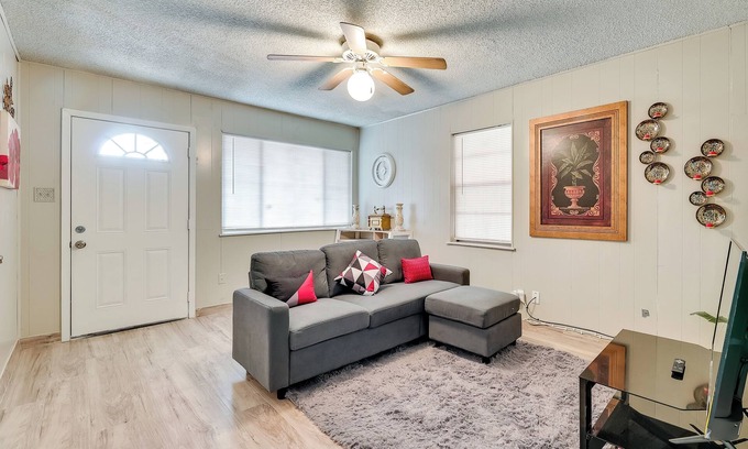 Brownsville House | Single-Story Brownsville Home ~ 2 Mi to Airport!