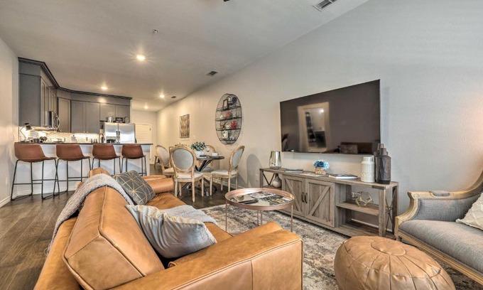 Fredericksburg Apartment | Single-Story Condo Less Than 1 Mile From Downtown!