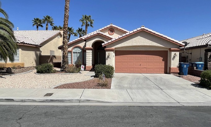 Canyon Gate Master House | Single Story Fully-Furnished 3 bdrm home in Summerlin