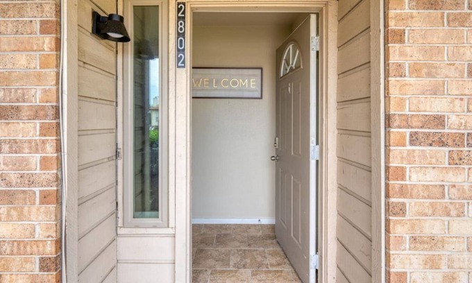 Bedford House | Single Story Home. Walk to shops and restaurants