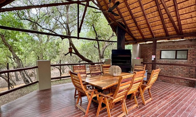 Marloth Park Bed & Breakfast | Singwe Private Safari lodge