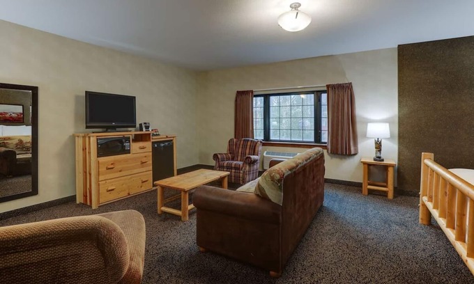 Sioux City Hotel | Sioux City Adventures Await: Convenient Downtown Lodging | 2 Units