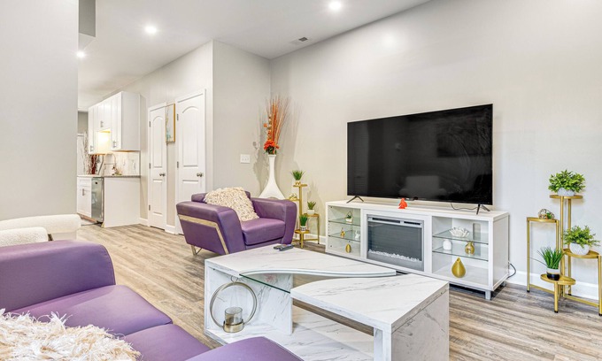 Indianapolis House | Sip, Dine & Explore Fountain Square: Indy Retreat!