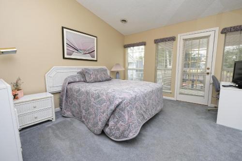 Pawleys Island House | Sip, Stay, Stargaze Emerald Green 2BR 2BA