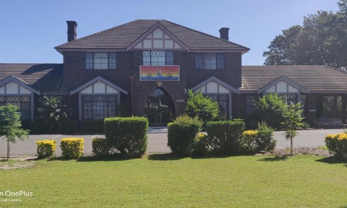 Heatherbrae Hotel | Sir Francis Drake