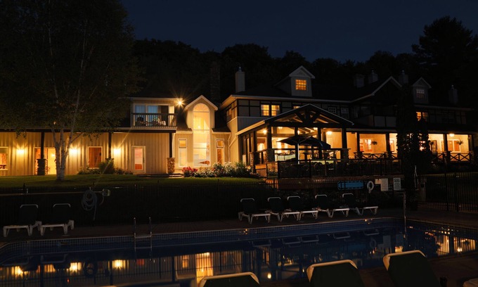 Eagle Lake Hotel | Sir Sam's Inn & Waterspa - Adults Only