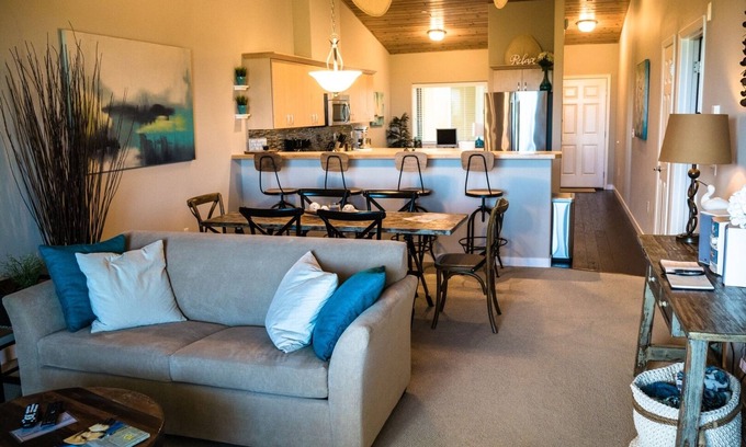 Ocean Shores Condo | Siren's Serenity Condominium - Oyhut Bay Seaside Village