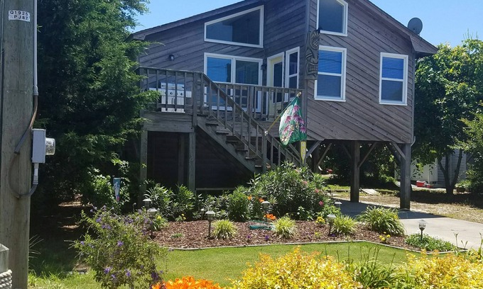 Colington Cottage | Siren Sound a charming OBX beach cottage in the perfect beach location