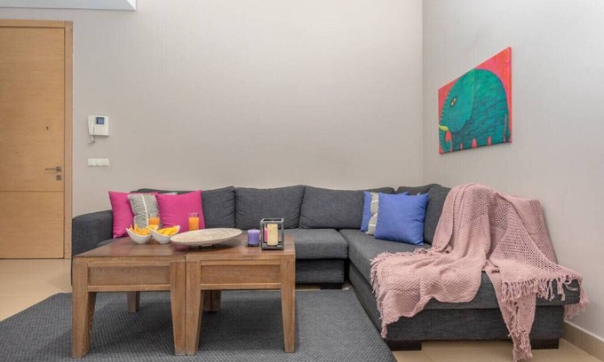 Gemmayzeh Apartment | Sirene 1-BR Apt Pool & Gym in Gemmayze