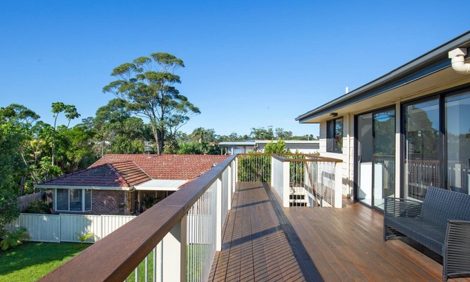 Sanctuary Point House | Sirius Retreat - Pet Friendly - 3 Mins Walk to St. George Basin