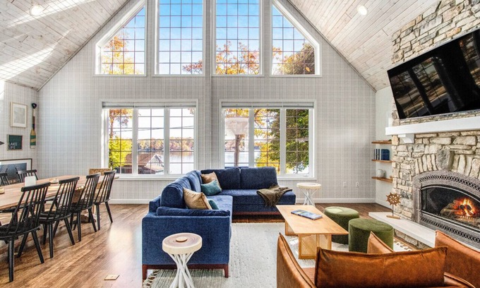 Sister Lakes House | Sister Lakes 7 bedroom Retreat