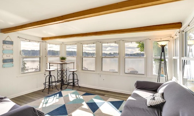 Sister Lakes House | Sister Lakes Cottage with Dock and Grill!