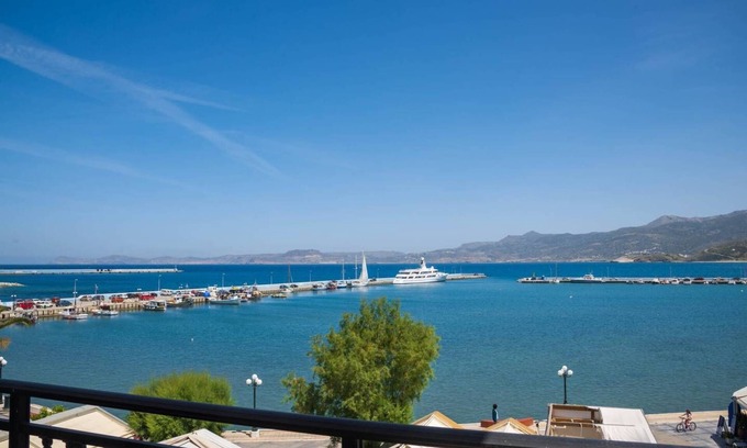Sitia Apartment | Sitia old port apartment - walk to beach - AC - WIFI