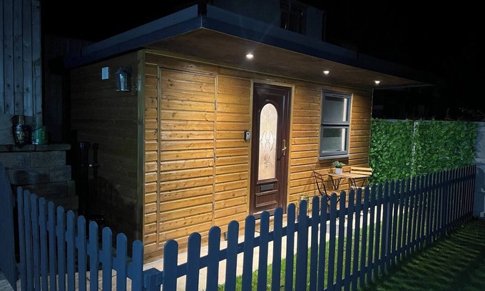 Gobowen Cabin | Situated near Oswestry offers a perfect retreat for couples/solo travellers.