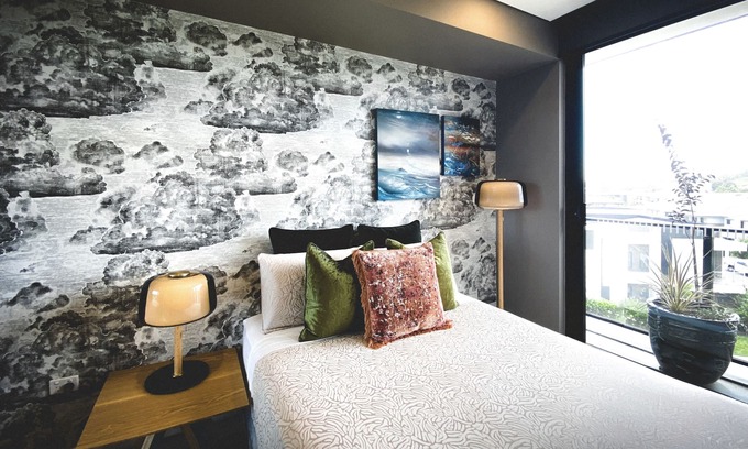 Penrith Apartment | Situated on Lord Sheffield Circuit, this unit is truly fit for a king.