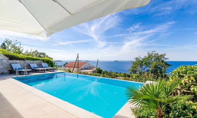 Mlini Villa | Six Bedroom Villa with Terrace and Swimming Pool
