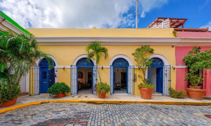 Catedral House | SJBC- House in Old San Juan