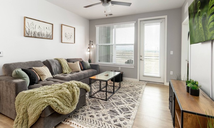 Draper Apartment | Ski and Relax - Conveniently Located - Luxury Stay