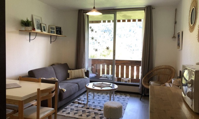 Porte-Puymorens Apartment | Ski apartment near slopes, beautiful mountain view