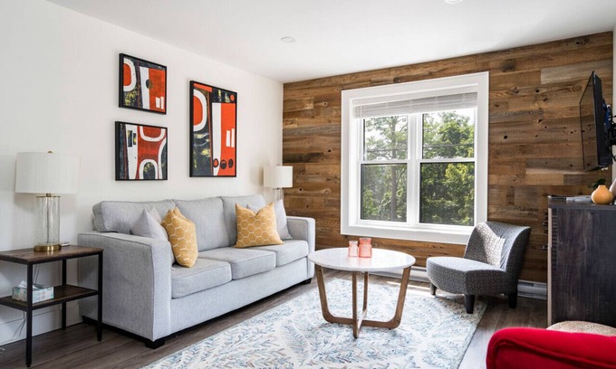 Meaford Apartment | "Ski" at Hills Meaford | 2BD Suite + Bunk Beds