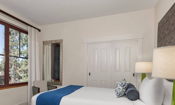 Lakeside Park Villa | Ski away in this charming 1-bdrm villa in S. Lake Tahoe minutes to chairlift!