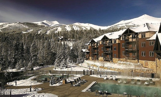 Four O'Clock Condo | Ski Breck at CHRISTMAS, Ski in Ski out, Dec 20 to Dec 27 2025