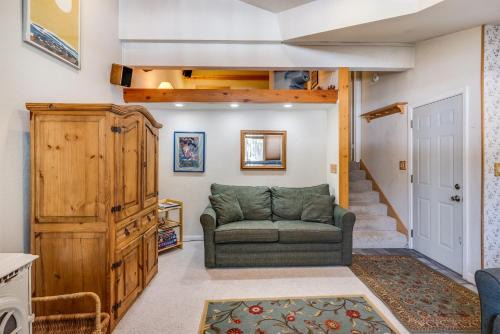Bear Valley Apartment | Ski Condo - Creekside #103