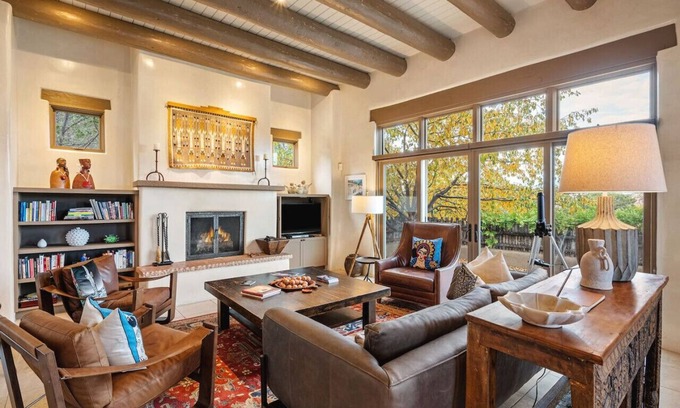 Tesuque House | Ski Discounts! Sunset View Villa at Bishop`s Lodge