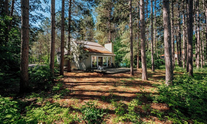 Thompsonville House | Ski From the Tee @ Crystal Mountain