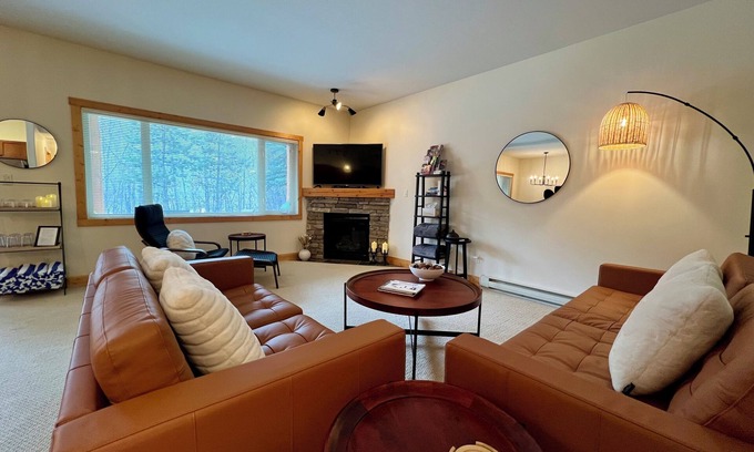 East Kootenay Condo | Ski-Golf-2BR-Private-Tub-Stay
