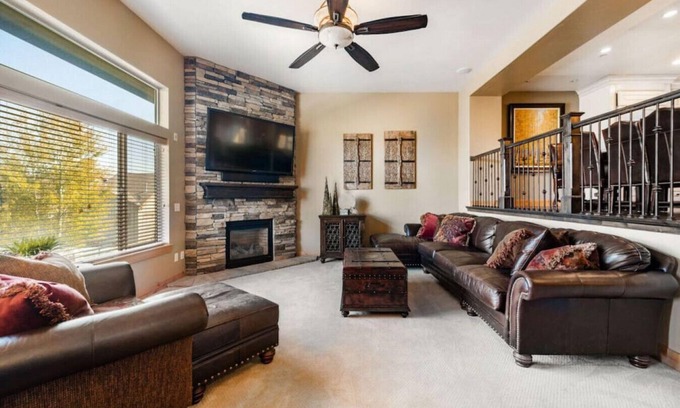Bear Hollow Village House | Ski Haven: Elegant Townhome w/Private Hot Tub