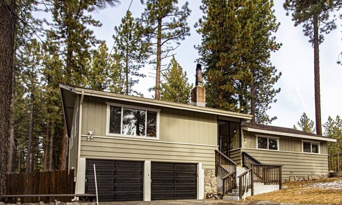 Skyland House | SKI Headquarters. 3BR/2BA Skyland Home - 30 day minimum stay