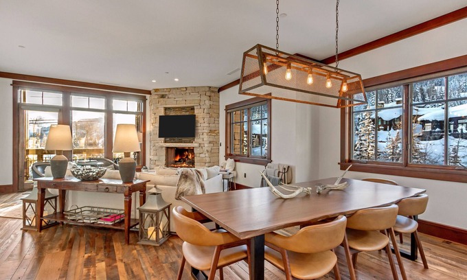 Empire Pass Condo | SKI/Hike/Bike IN & OUT View, Lux, Family-friendly slope-side in Deer Valley
