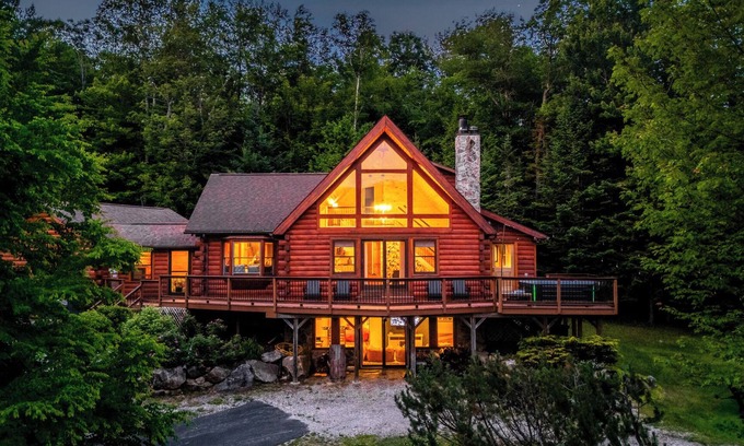 Sunday River Area Cabin | Ski+Hike|LargeGroupEscape|2GameRms|HotTub|FirePit