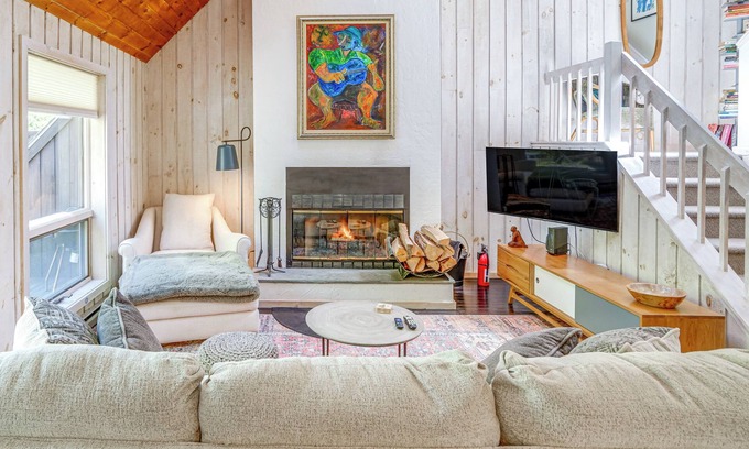 Windham Apartment | Ski, Hike & More: Year-round Gem in Windham