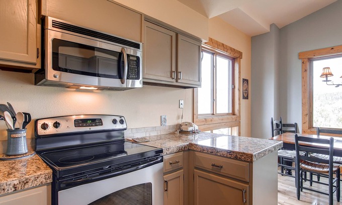 Breckenridge Condo | Ski Hill 32 2 Bedroom 1 Loft Condo by RedAwning