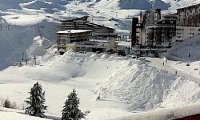 Arc-2000 Apartment | Ski Holiday Apartment With Balcony