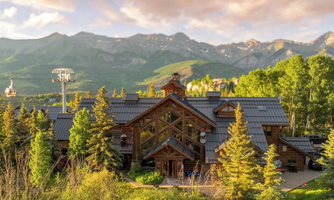 Mountain Village Condo | Ski in/out 2 bedroom 2 bath Condo at Mountain Lodge