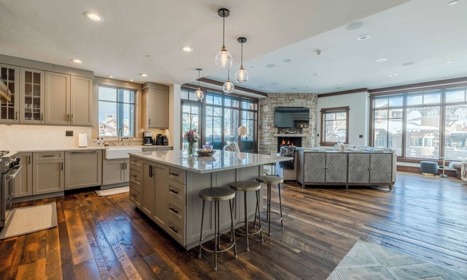 Empire Pass Condo | Ski-in/out Arrowleaf 3/3 Luxury w/2 Deer Valley Ski Passes