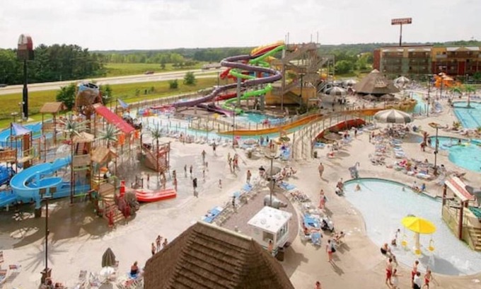 Village at Camelback House | Ski in/Out @ Camelback, Waterpark, Grill, Pool, Hiking
