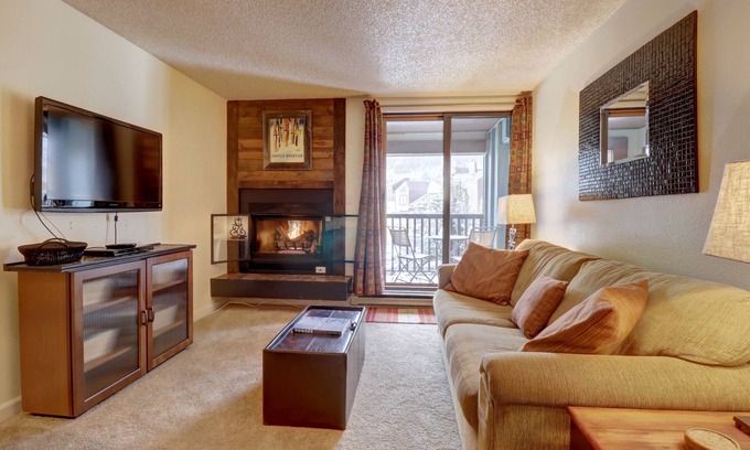 East Village at Copper Condo | Ski in/out Cozy Efficiency in East Village with available hot tub! FP211