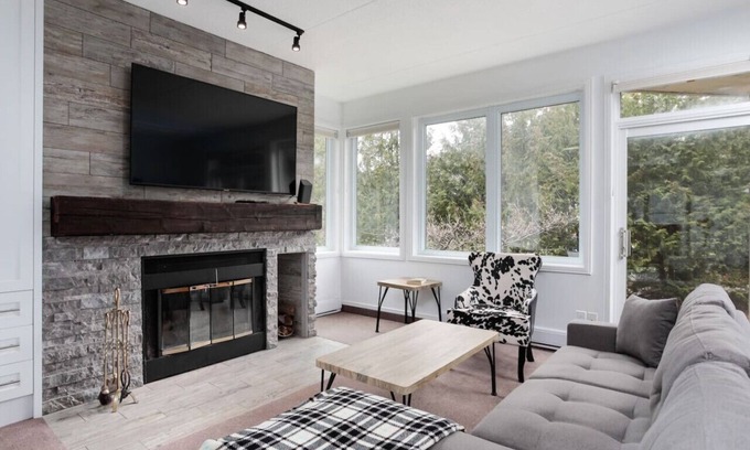 The Blue Mountains Condo | Ski In/Ski Out Cachet Crossing Chalet, Sleeps 6