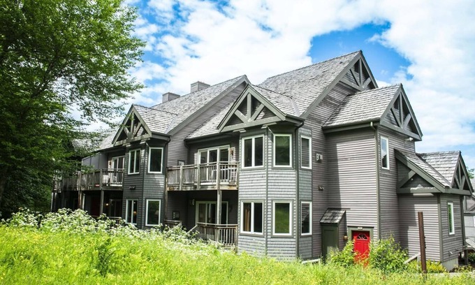 North Troy Condo | Ski in/Ski out 2 Bedroom Directly on Grammy Jay Run