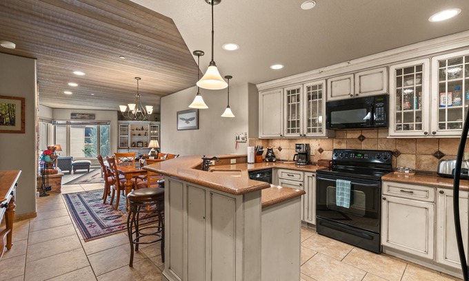 Purgatory House | Ski-in Ski-out, Balcony, Covered Parking!