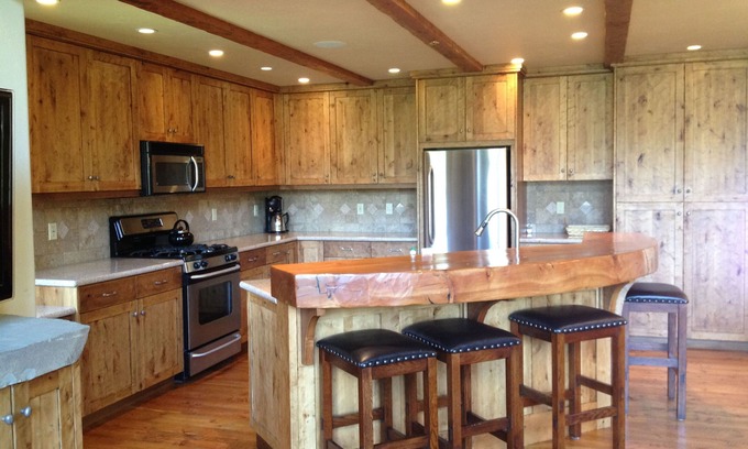 Big Sky House | Ski In/Ski Out Black Eagle #7- View of Lone Peak - Private Hot Tub